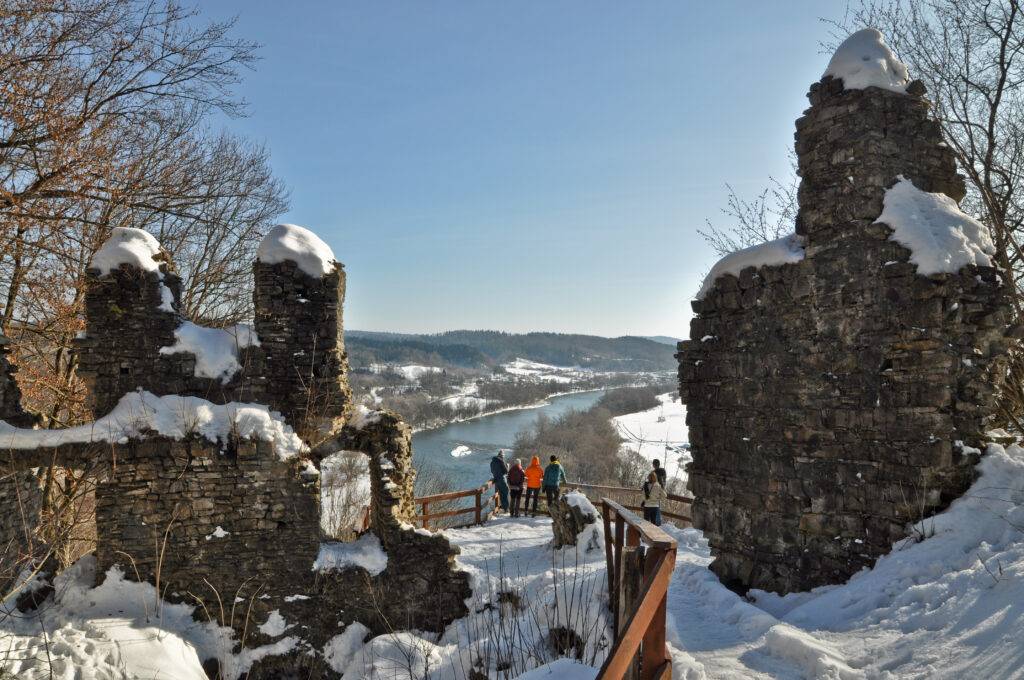 Dolina Sanu Zamek Sobień Podkarpackie