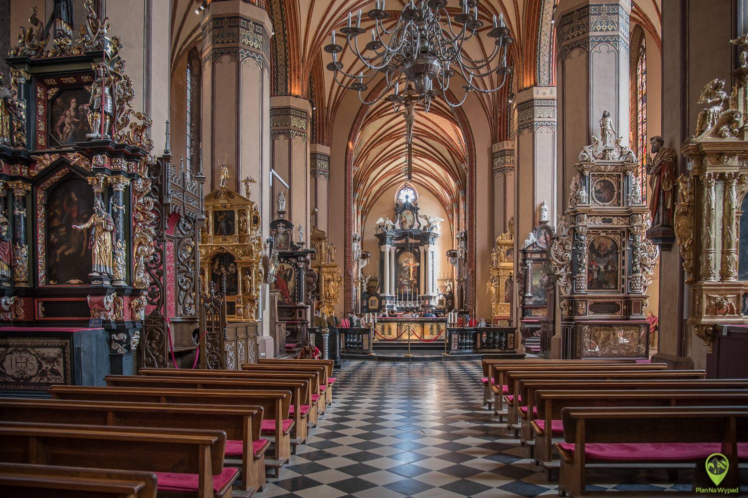 frombork-top-5-atrakcji-co-warto-zobaczy-katedra-koncerty
