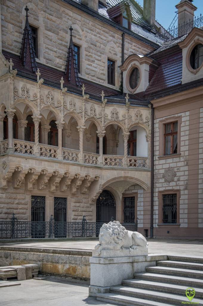 pałac w Mosznej