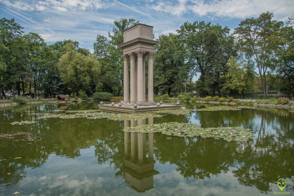 Park Strzelecki Tarnów - mauzoleum Bema.