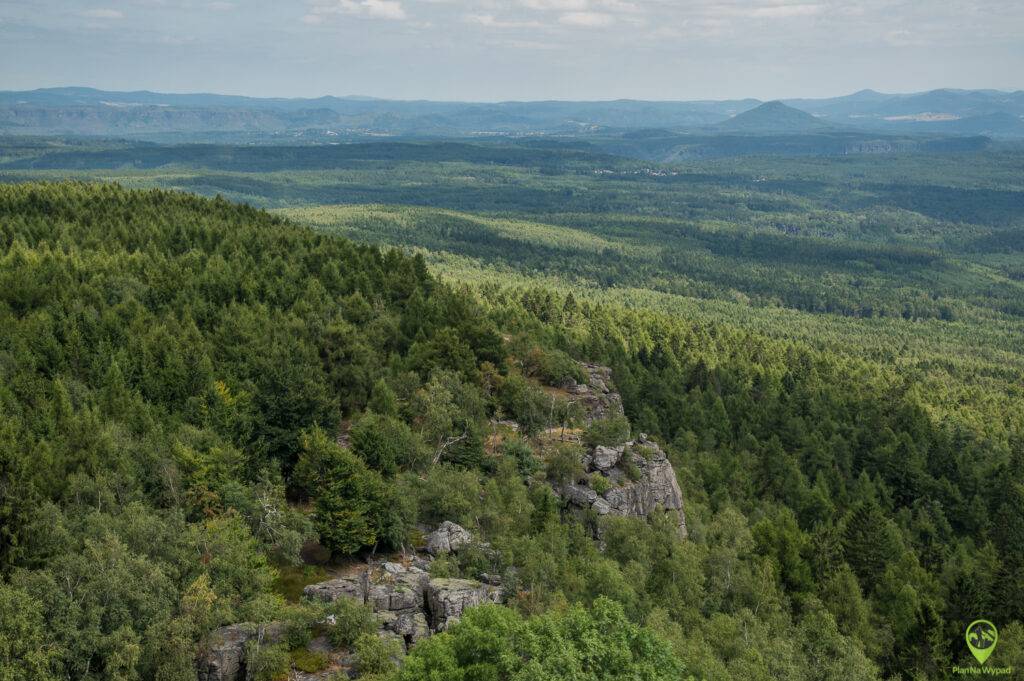 Děčínský Sněžník – zabytkowa kamienna wieża widokowa - Czeska Szwajcaria, atrakcje.