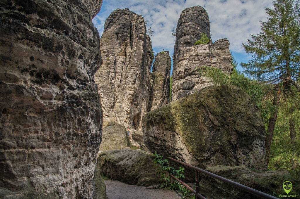 Tiske steny skalne miasto labirynt z piaskowca Narnia.