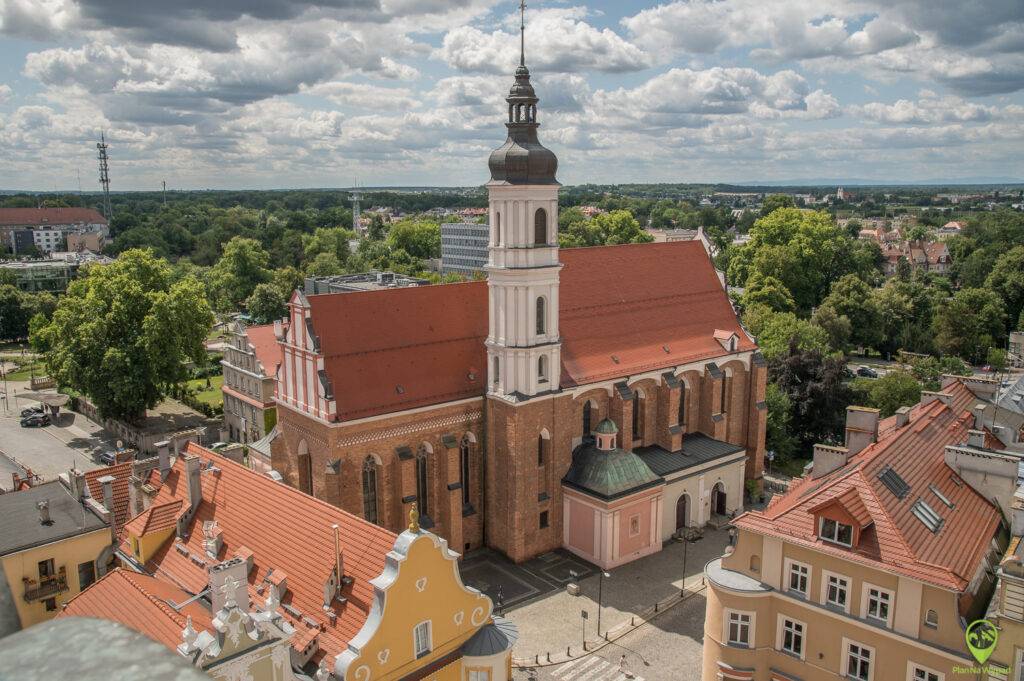 Panoramiczny widok na Opole z tarasu widokowego na Wieży Ratusza -atrakcje z widokiem.