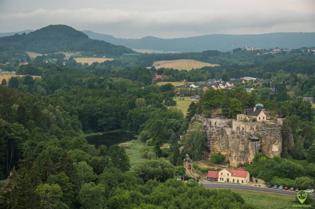 Skalní hrad a poustevna Sloup.